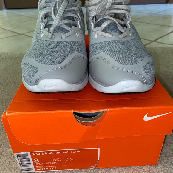 Women’s Nike Air Max Fury - Picture 3 of 8